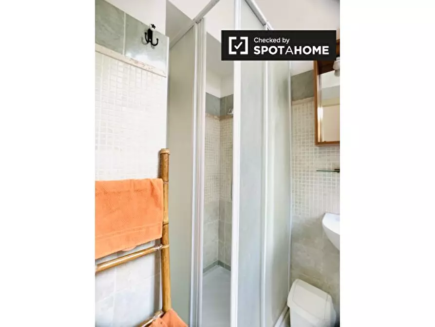 Immagine 8 di Camera condivisa in affitto  in Via di Monserrato, 00186 Roma RM, Italy a Roma