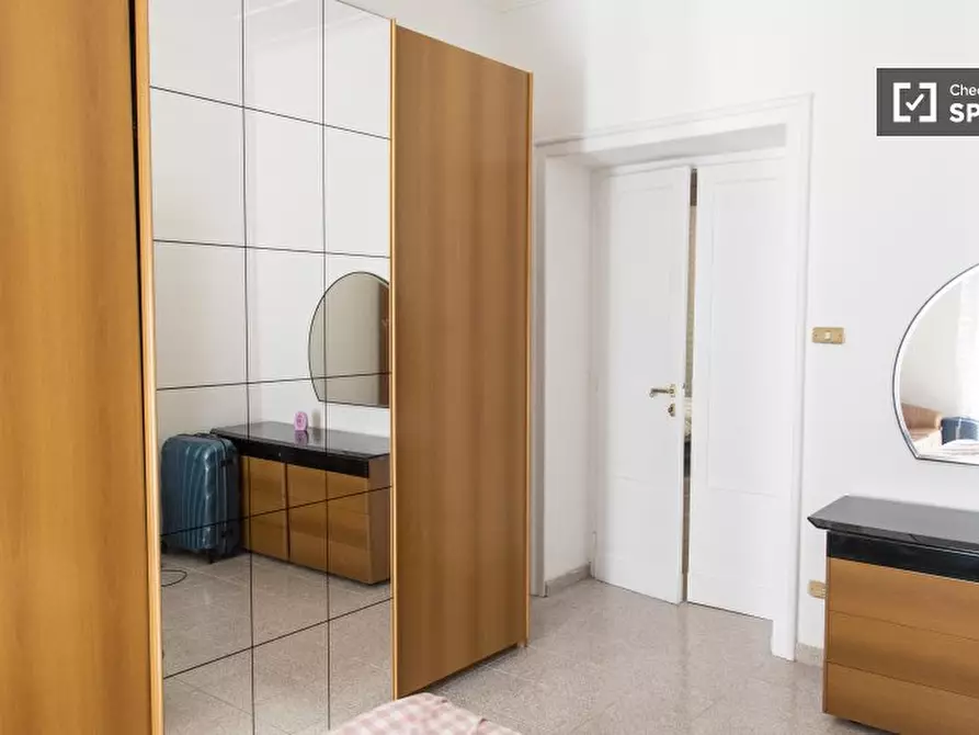 Immagine 3 di Camera condivisa in affitto  in Via Principe Eugenio a Roma