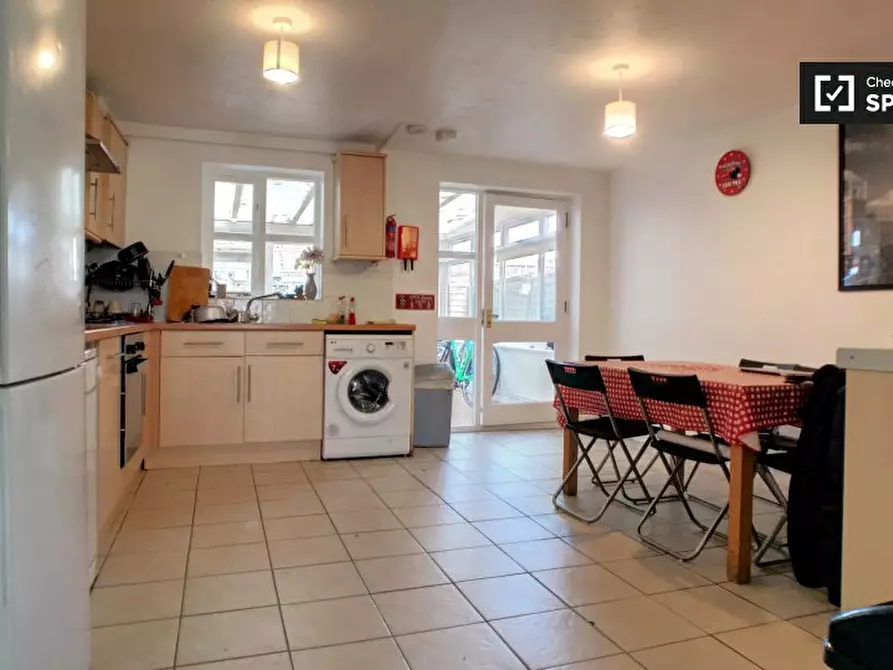 Immagine 10 di Camera condivisa in affitto  in Plough Way a Camberwell