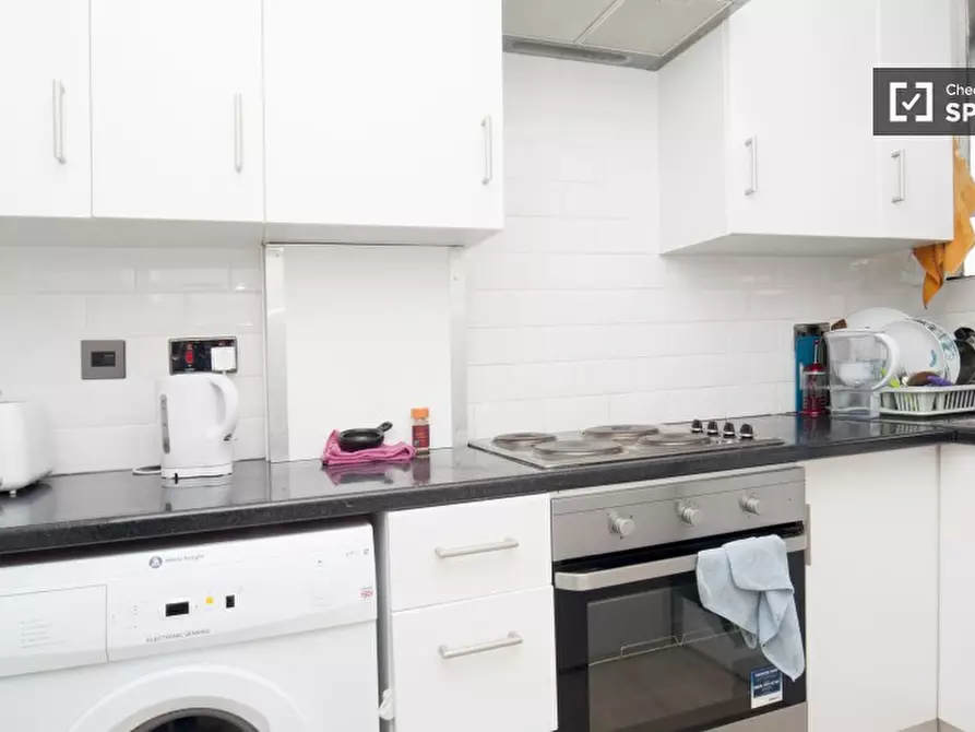 Immagine 5 di Camera condivisa in affitto  in Tildesley Road a Wandsworth