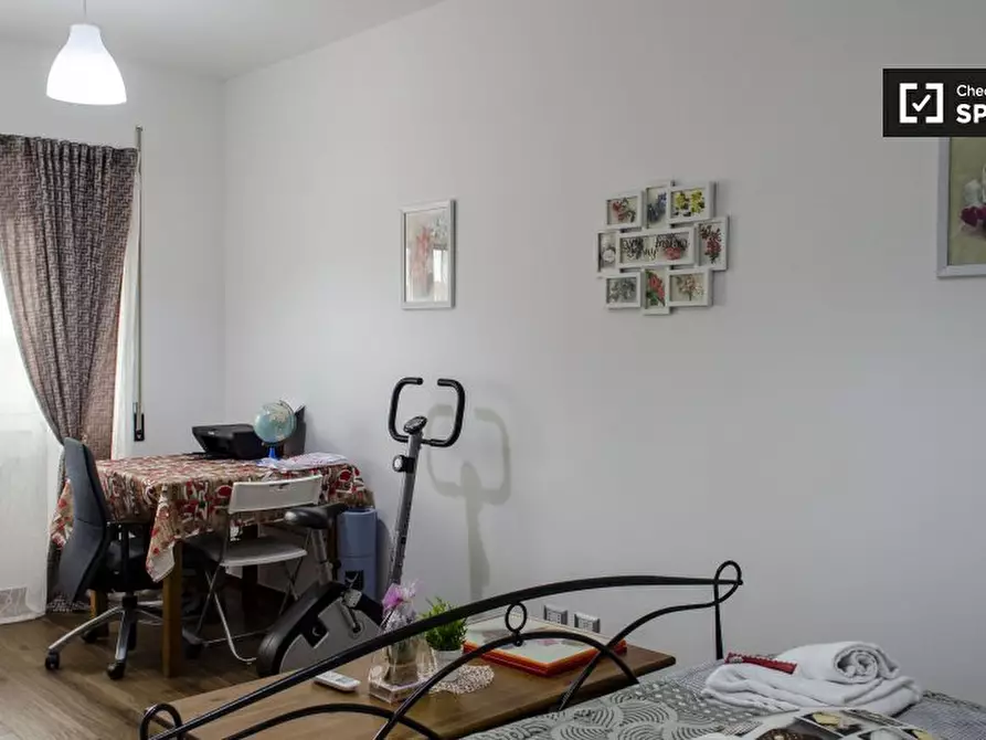 Immagine 18 di Appartamento in affitto  in Via Cornelio Labeone, 00174 Roma RM, Italy a Roma