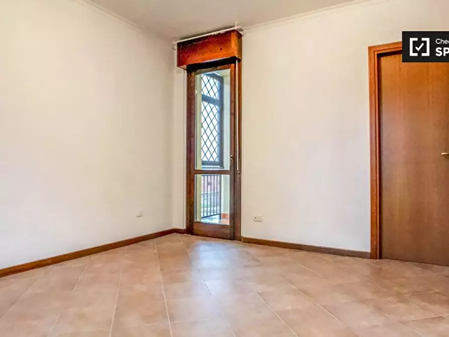 Immagine 11 di Appartamento in affitto  in Via Alberto Burri a Roma