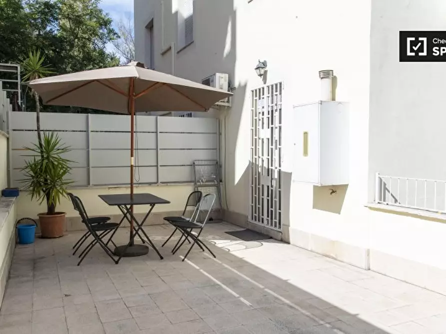 Immagine 16 di Camera condivisa in affitto  in Via Portuense a Roma