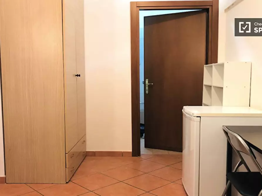 Immagine 3 di Camera condivisa in affitto  in Via Alessandro Brisse a Roma