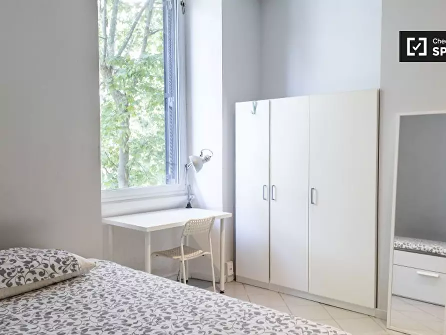 Immagine 3 di Camera condivisa in affitto  in Viale Regina Margherita, 00198 Roma RM, Italy a Roma