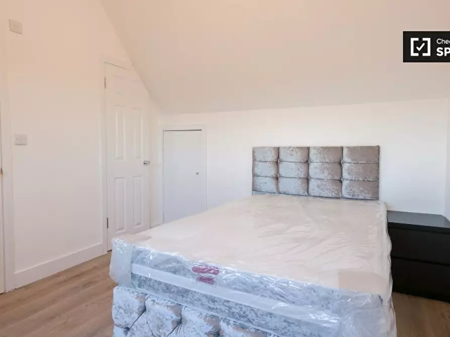 Immagine 15 di Appartamento in affitto  in Heathfield Park Drive a Barking