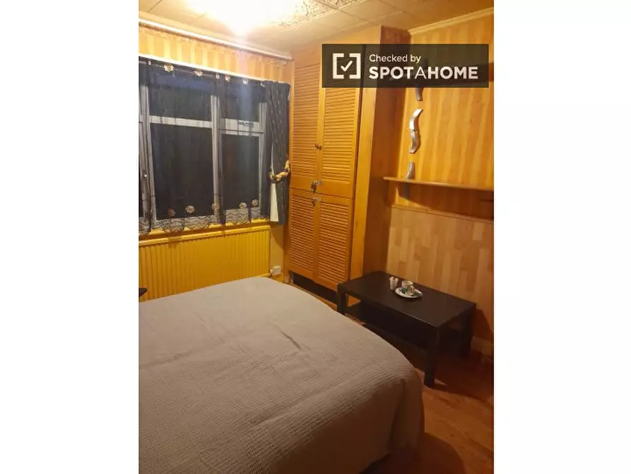Immagine 2 di Camera condivisa in affitto  in Blackbush Ave, Romford RM6 5TU, UK a Barking