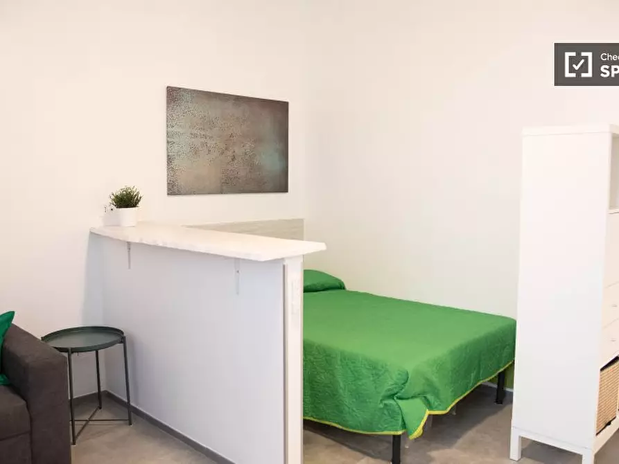 Immagine 2 di Ufficio in affitto  in Via del Forte Braschi a Roma