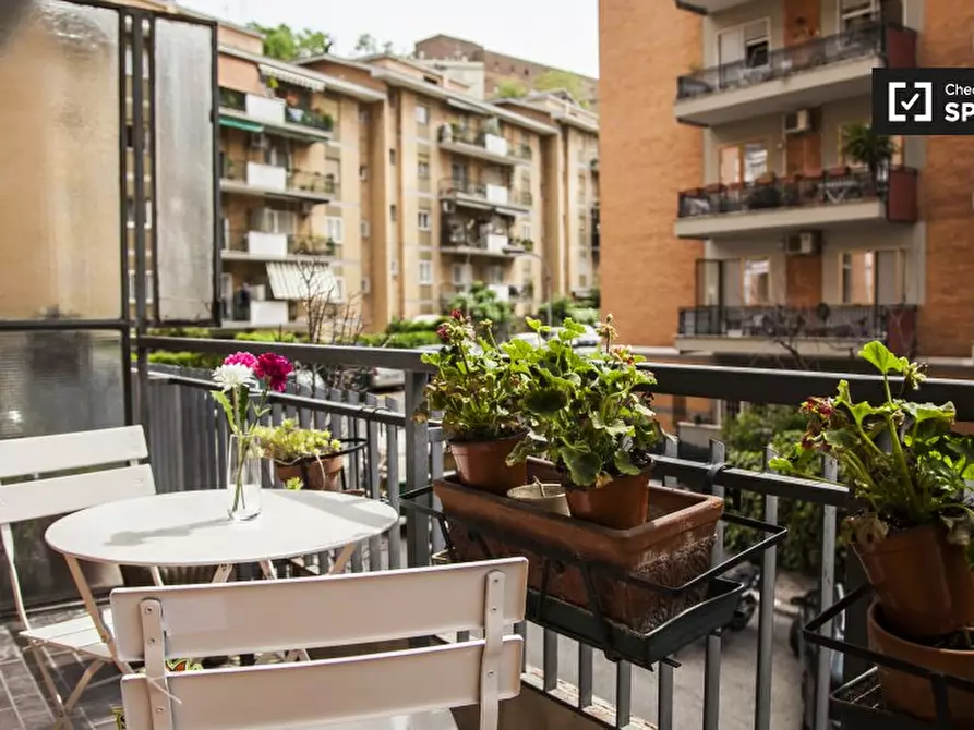 Immagine 5 di Camera condivisa in affitto  in Via Angelo Emo, 00136 Roma RM, Italy a Roma