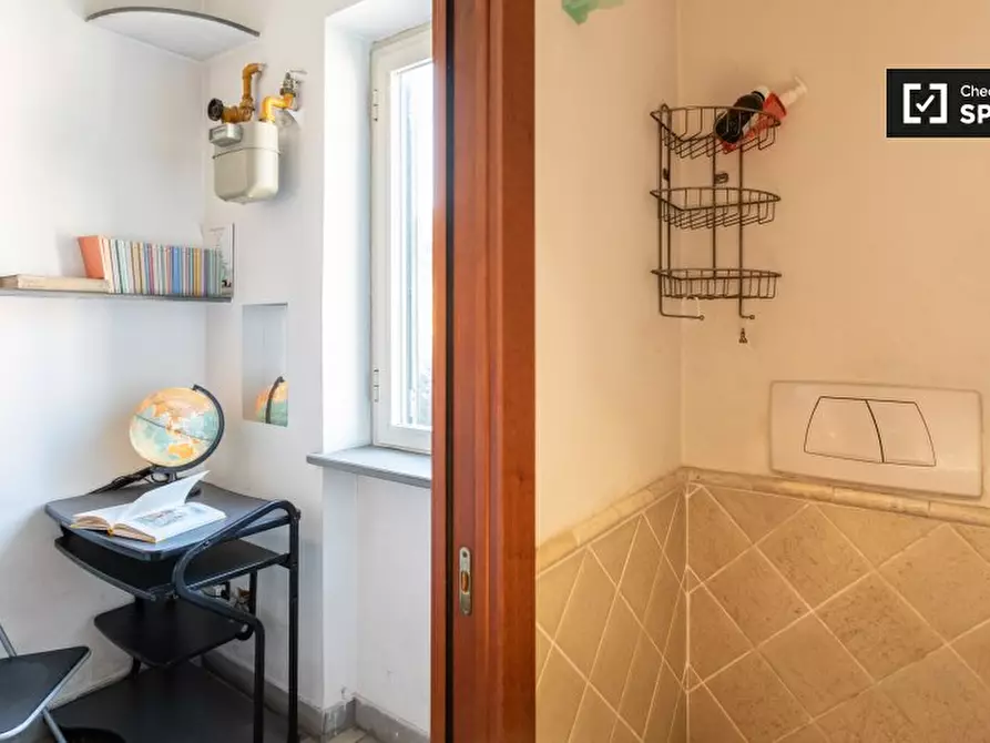 Immagine 6 di Camera condivisa in affitto  in Via dei Crispolti a Roma
