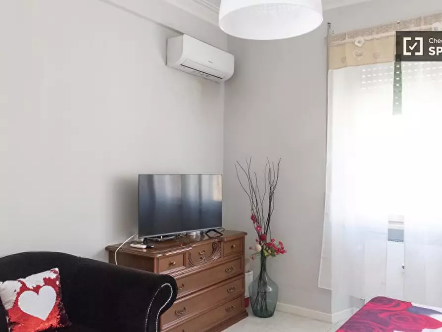 Immagine 2 di Camera condivisa in affitto  in Via Muzio Scevola a Roma