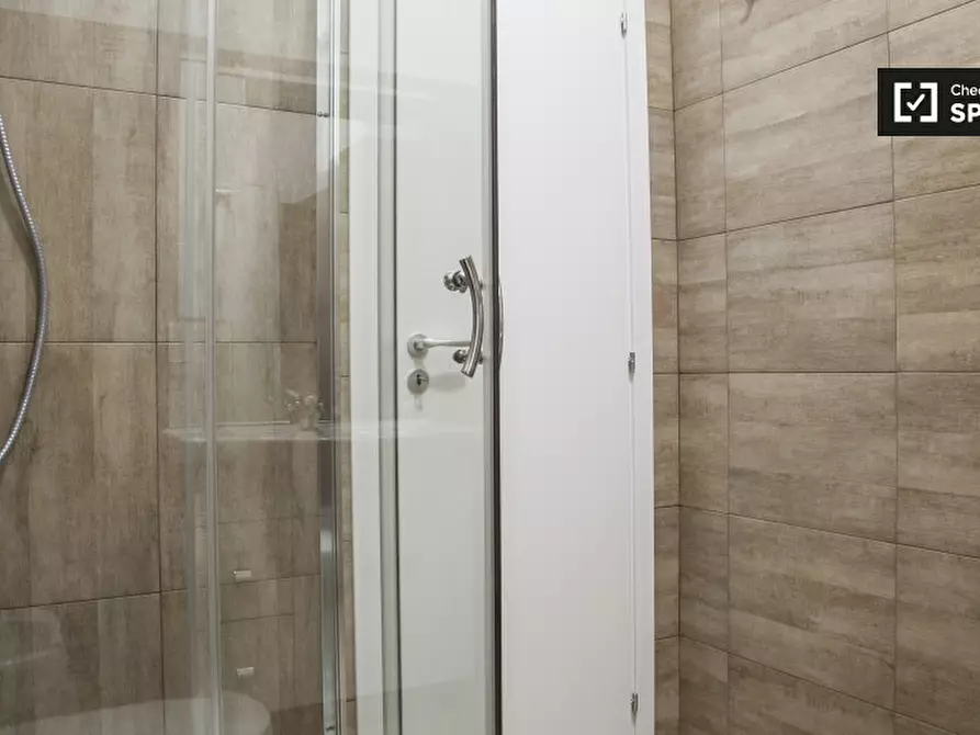 Immagine 17 di Camera condivisa in affitto  in Via Lattanzio a Roma