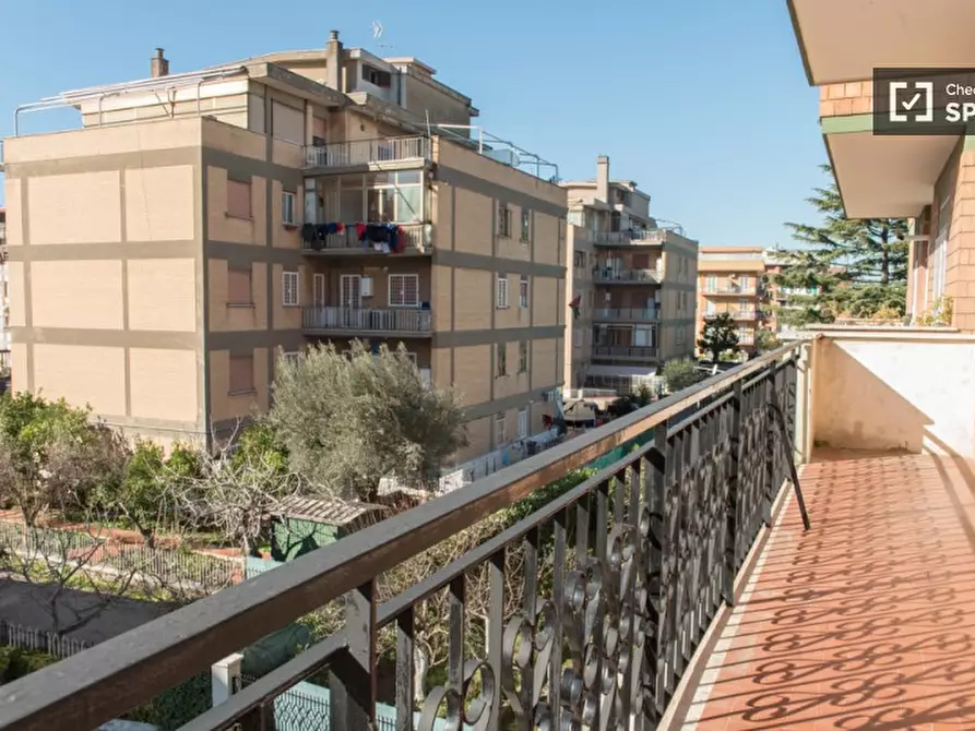 Immagine 8 di Camera condivisa in affitto  in Via Fratelli Poggini a Roma