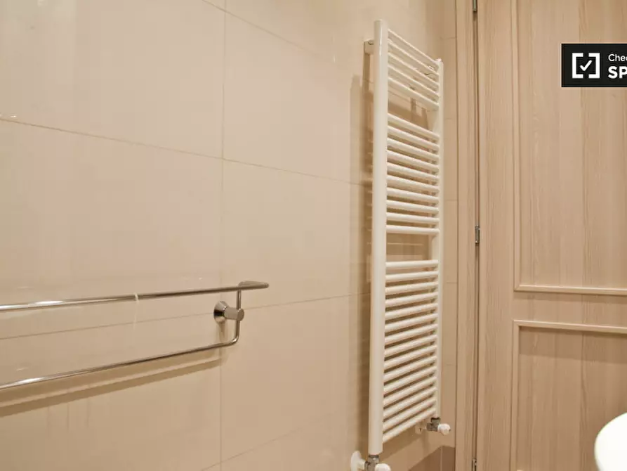 Immagine 7 di Camera condivisa in affitto  in Via Barletta a Roma