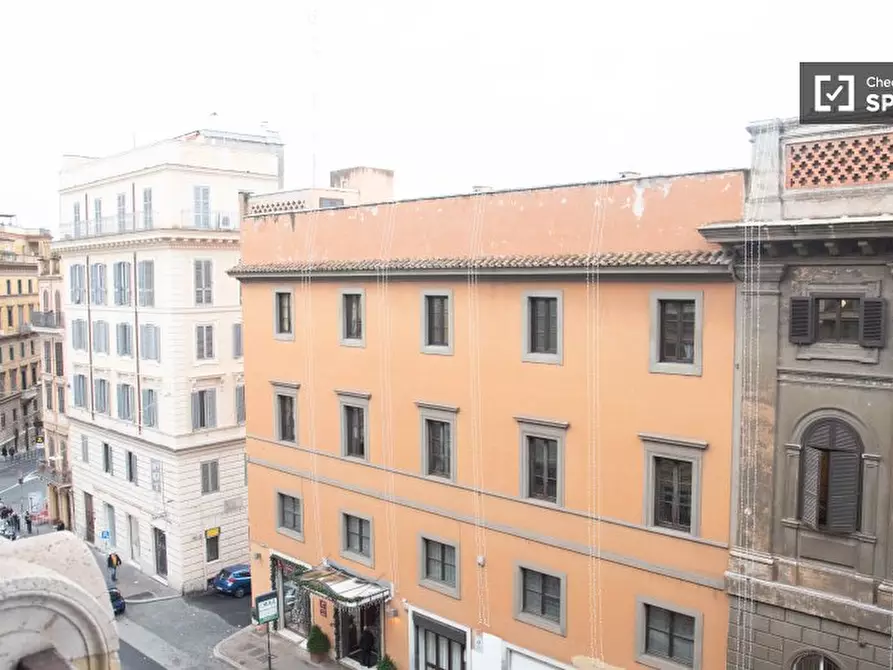 Immagine 4 di Camera condivisa in affitto  in Via Cavour a Roma