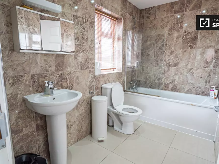 Immagine 17 di Camera condivisa in affitto  in Bethnal Green Road a Poplar