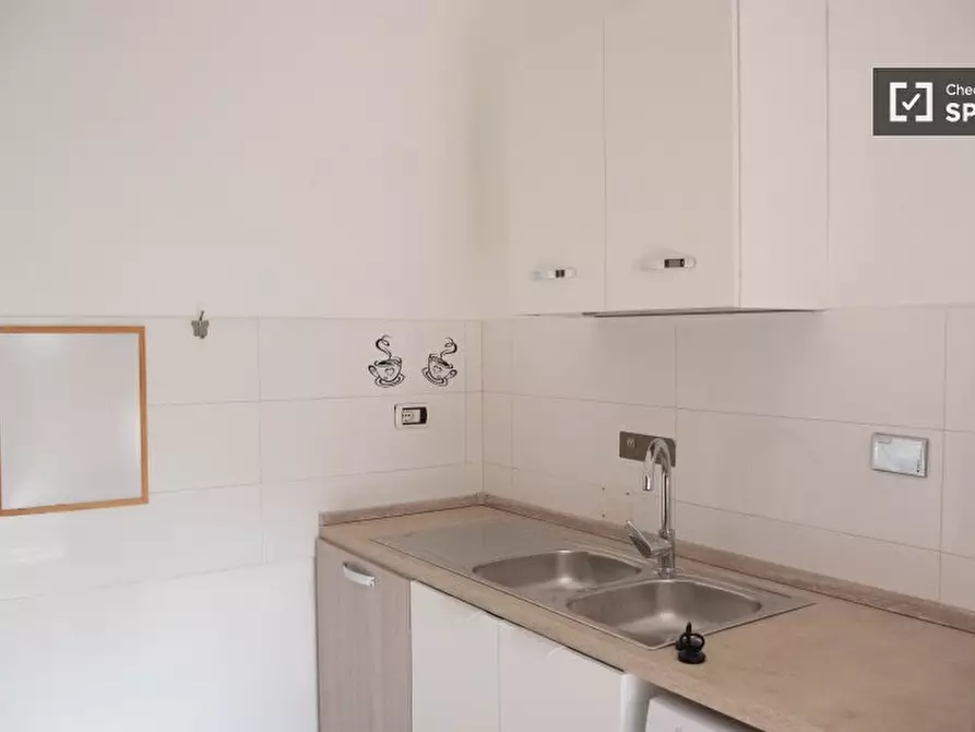 Immagine 9 di Camera condivisa in affitto  in Via Colle Di Mezzo a Roma