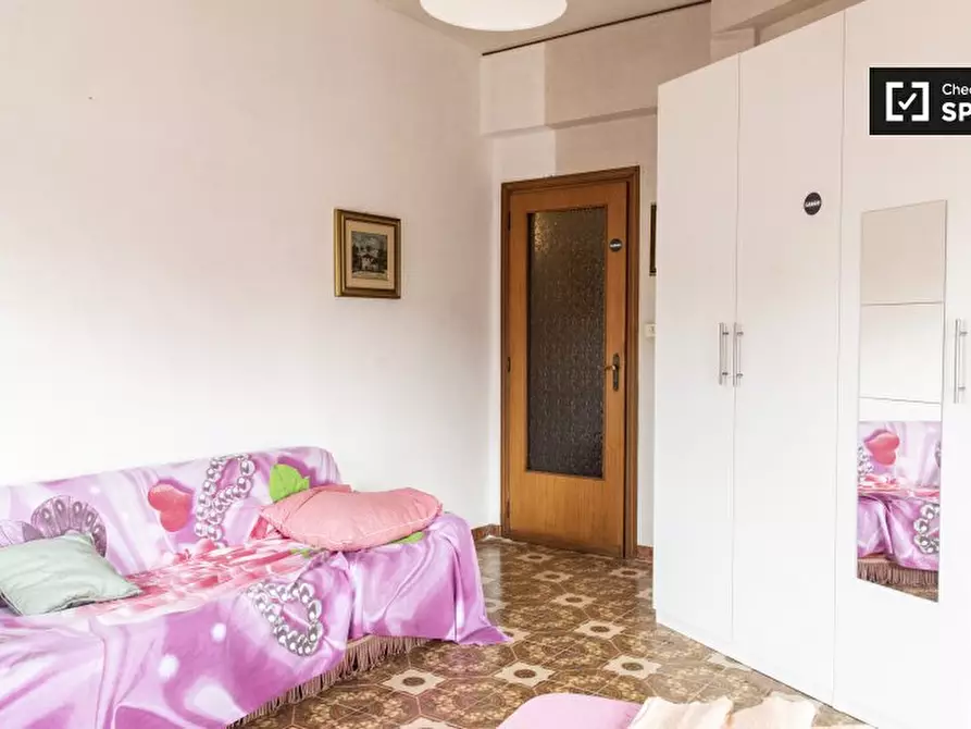 Immagine 3 di Camera condivisa in affitto  in Via Bartolomeo Colleoni a Roma