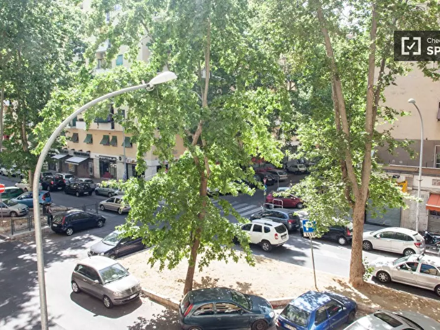 Immagine 9 di Camera condivisa in affitto  in Via Calpurnio Fiamma a Roma