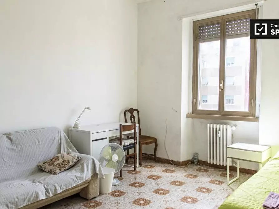 Immagine 2 di Camera condivisa in affitto  in Via Bartolomeo Colleoni a Roma