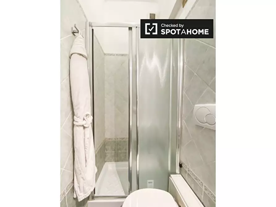 Immagine 7 di Camera condivisa in affitto  in Via Matteo Boiardo a Roma