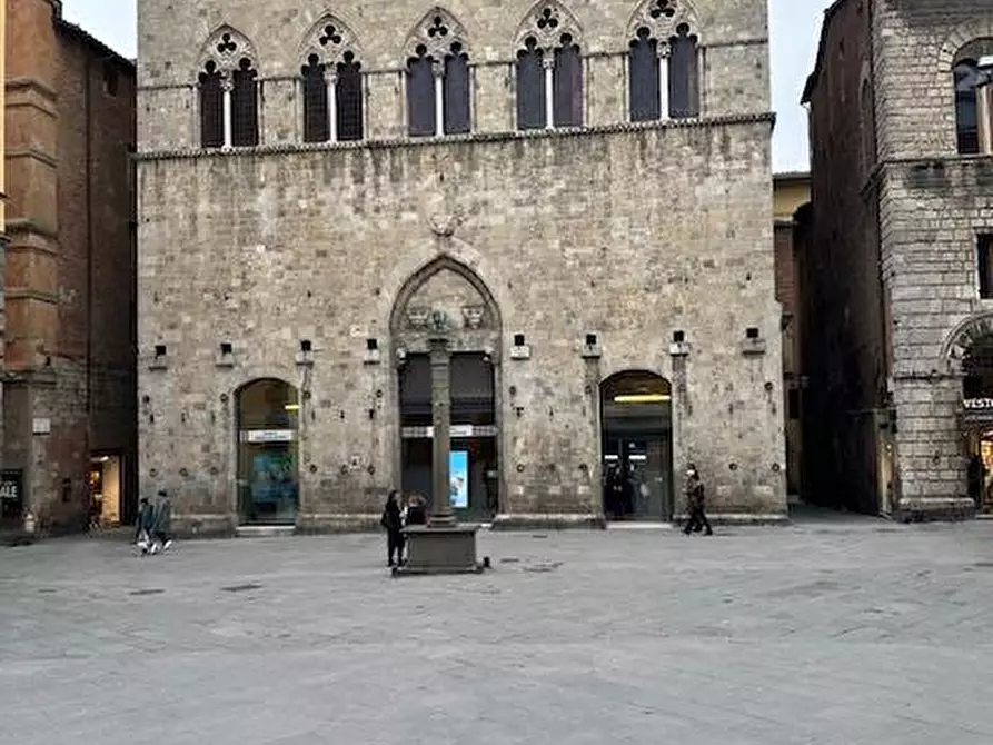 Appartamento in vendita in Piazza Tolomei, 12 a Siena