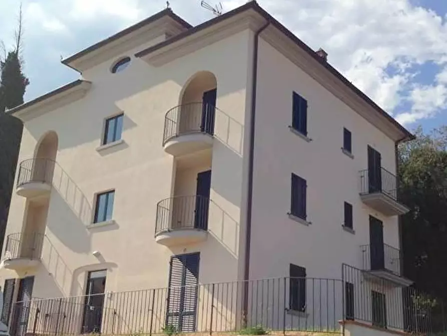 Appartamento in vendita in Via degli Olivi, 2 a Passignano Sul Trasimeno