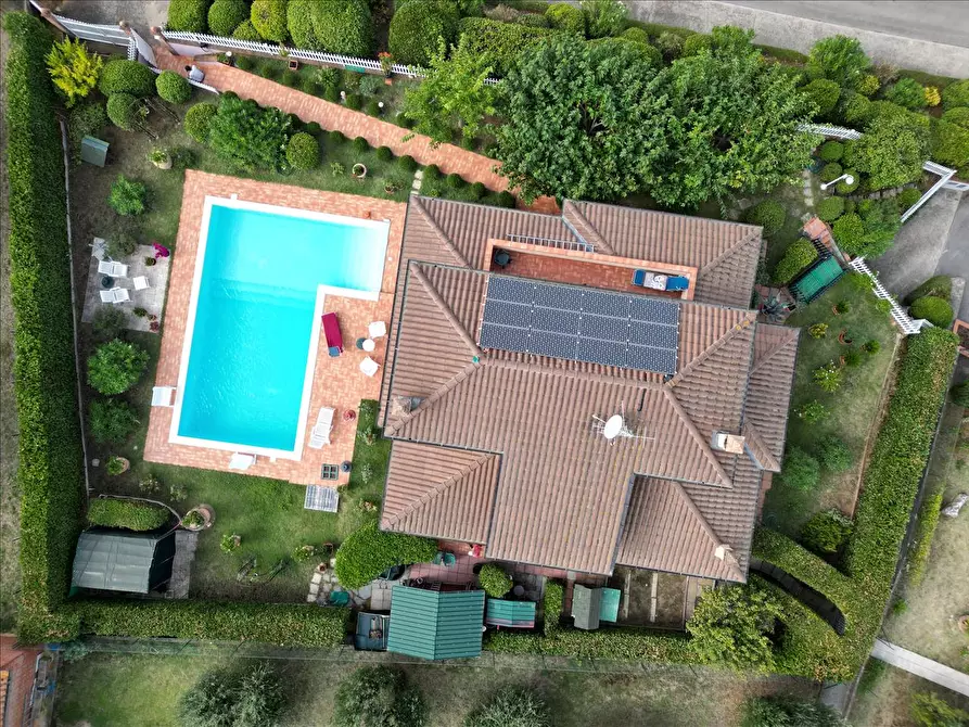 Villa in vendita in Via Bruno Buozzi, 69 a Castiglione Del Lago