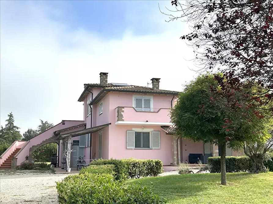 Villa in vendita in Via della Liberta', 120 a Castiglione Del Lago