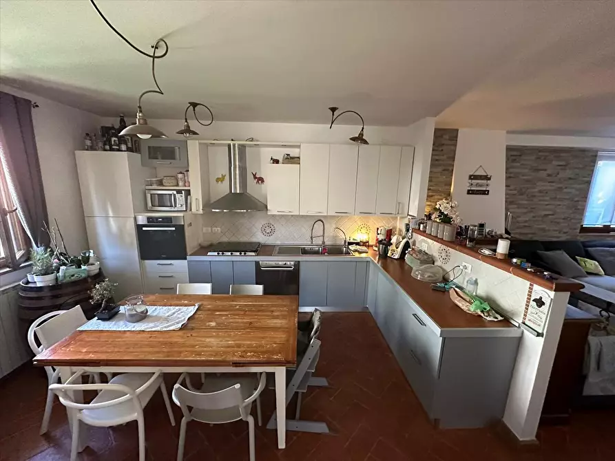 Casa indipendente in vendita in Via Lazio, 10 a Castiglione Del Lago