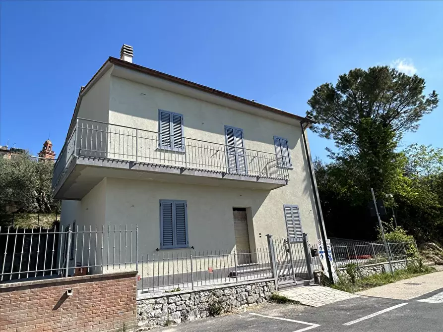 Villa in vendita in Via XXV Aprile, 41 a Castiglione Del Lago