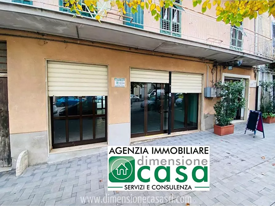 Locale commerciale in affitto in Corso Vittorio Emanuele, 82 a San Cataldo