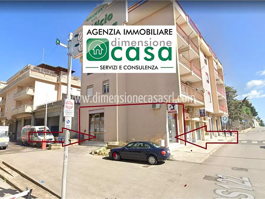 Locale commerciale in vendita in Viale della Rinascita, 140 a San Cataldo