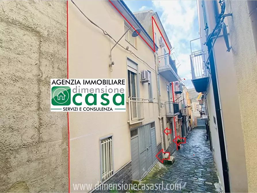 Casa indipendente in vendita in Via Fralucciano, 99 a San Cataldo