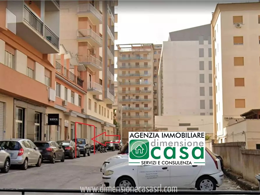 Magazzino in vendita in Via Corsica, 15-17 a Caltanissetta