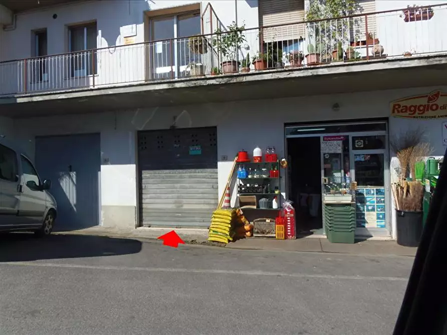 Immagine 1 di Locale commerciale in vendita  a Montepulciano