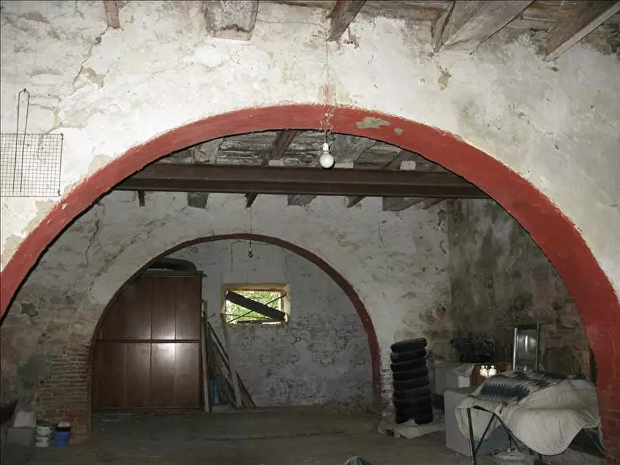 Immagine 8 di Azienda agricola in vendita  a Montepulciano