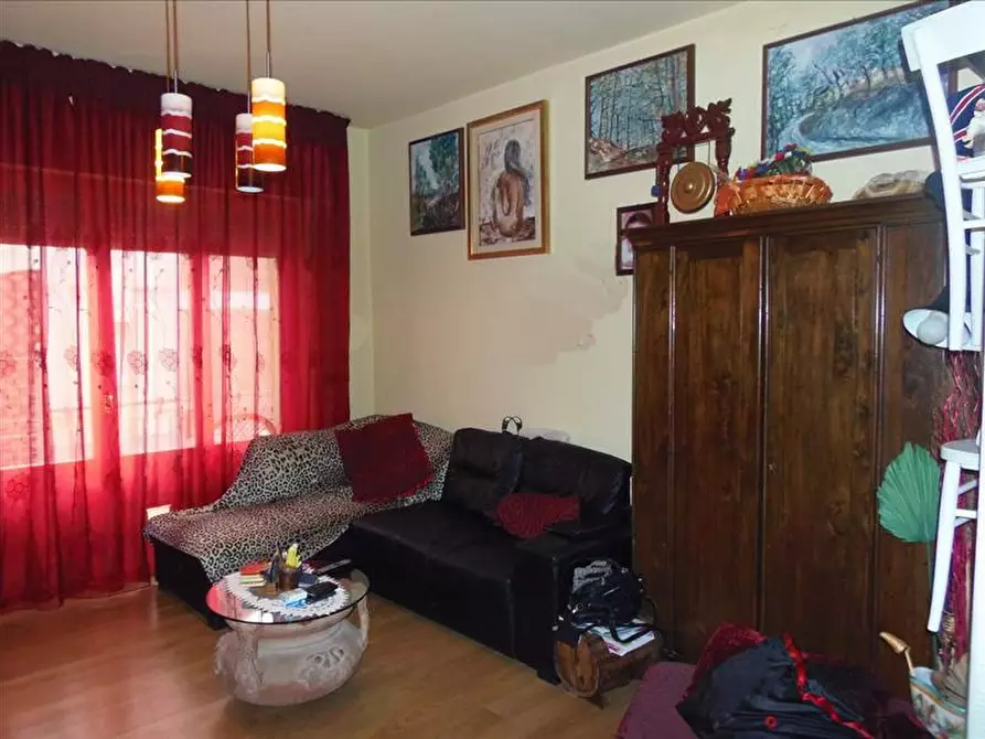 Immagine 5 di Appartamento in vendita  in piazza Della Stazione, 31 a Sinalunga