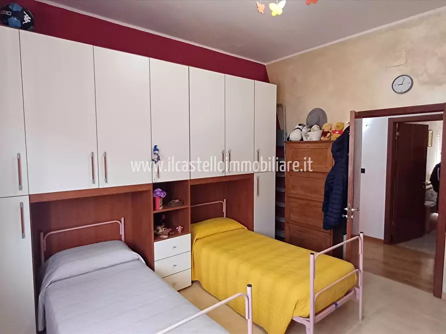 Immagine 8 di Appartamento in vendita  in piazza Della Stazione, 31 a Sinalunga