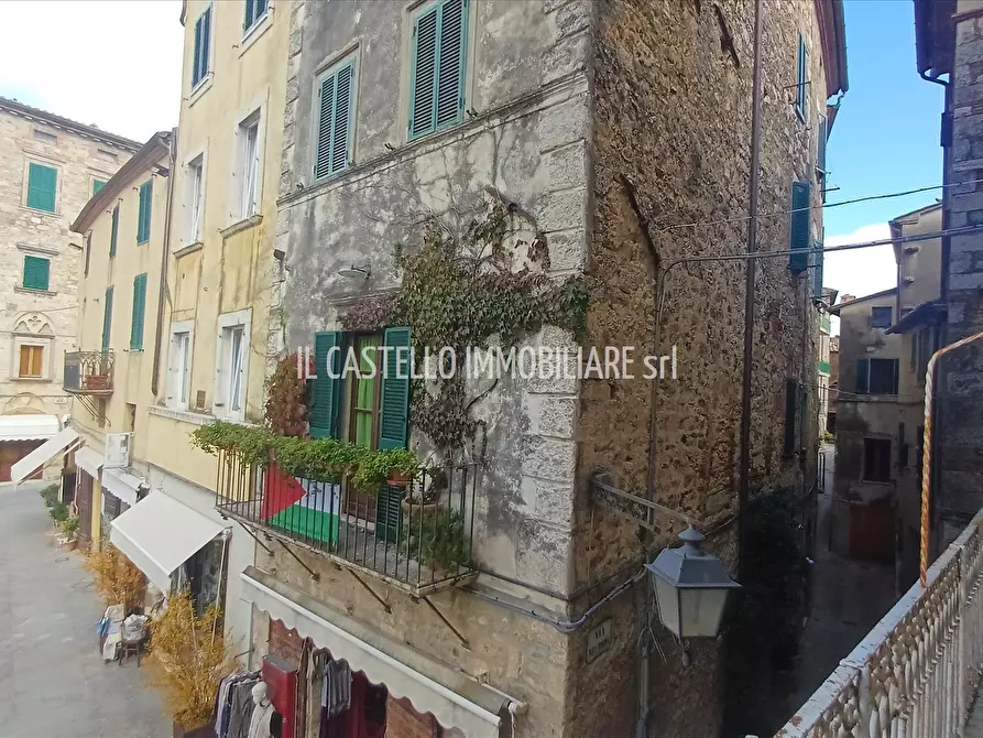 Immagine 3 di Appartamento in vendita  in piazza XXIV Giugno 1944, 25 a Sarteano