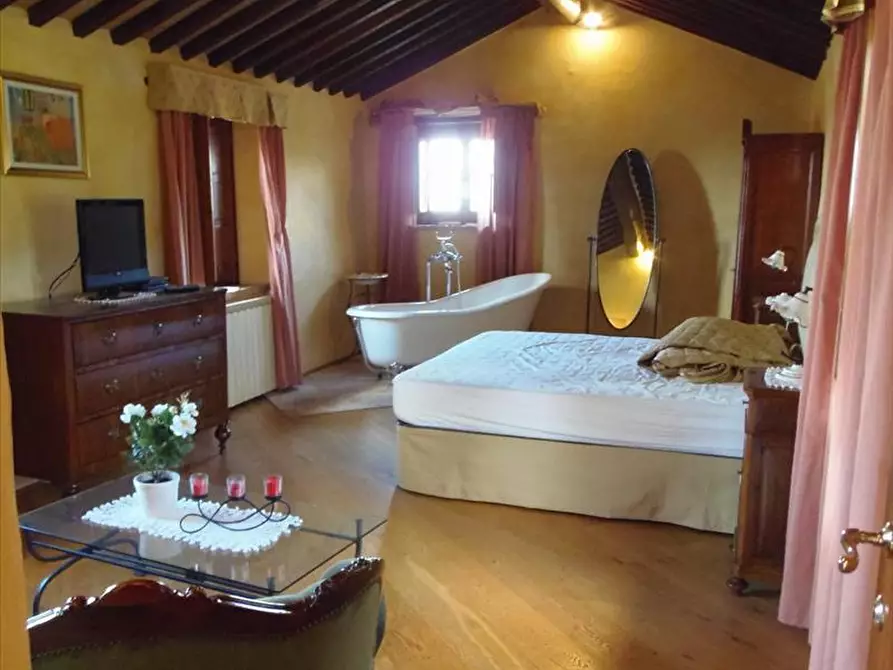 Immagine 10 di Rustico / casale in vendita  a Sarteano