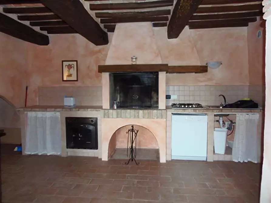 Immagine 2 di Rustico / casale in vendita  a Sarteano