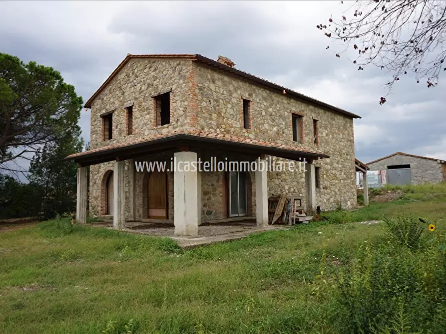 Immagine 3 di Azienda agricola in vendita  a Castiglione Del Lago