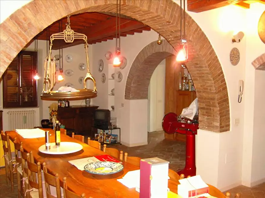 Immagine 4 di Azienda agricola in vendita  a Paciano