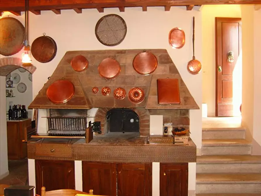 Immagine 5 di Azienda agricola in vendita  a Paciano