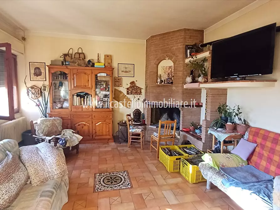 Immagine 1 di Appartamento in vendita  in Corso Garibaldi, 18 a Sarteano