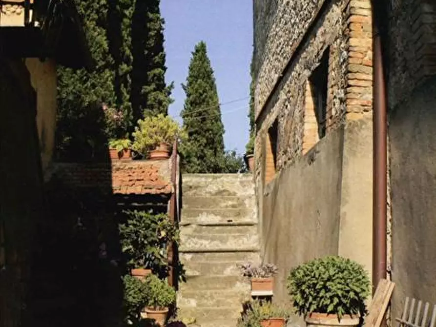 Immagine 9 di Azienda agricola in vendita  a Colle Di Val D'elsa