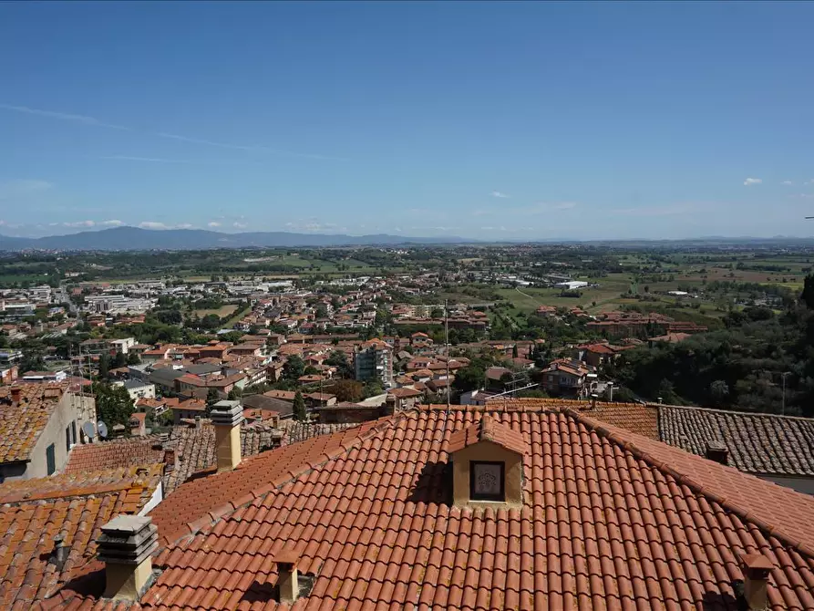 Immagine 1 di Appartamento in vendita  in piazza Garibaldi, 43 a Sinalunga