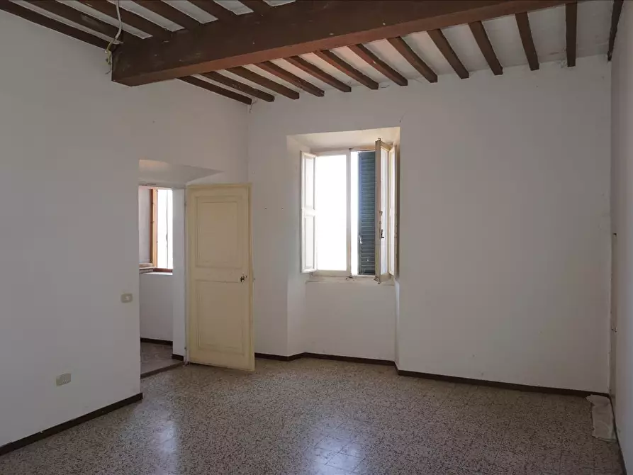 Immagine 2 di Appartamento in vendita  in piazza Garibaldi, 43 a Sinalunga