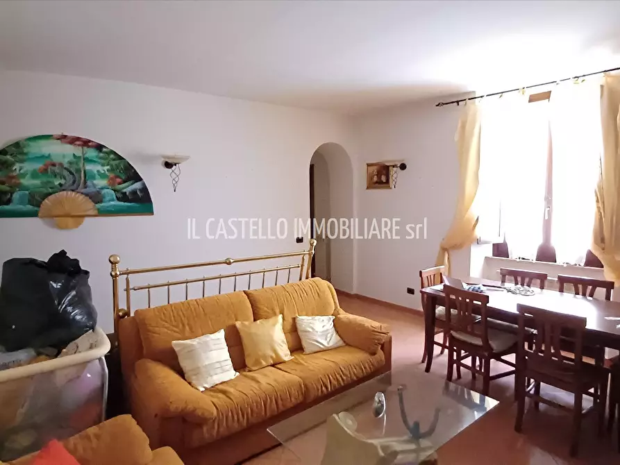 Immagine 3 di Appartamento in vendita  in corso Garibaldi, 10 a Sarteano